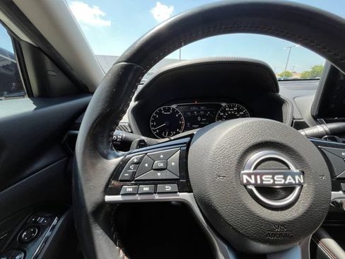 Used 2023 Nissan Altima 2.5 SR w/ SR Premium Package FWD image 11
