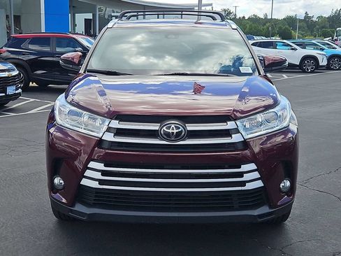 Used 2019 Toyota Highlander XLE AWD/4WD image 9