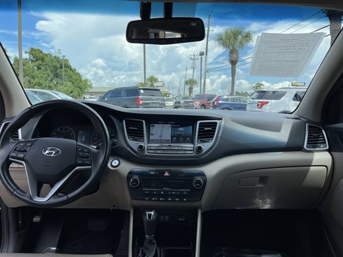 Used 2018 Hyundai Tucson SEL Plus FWD image 11