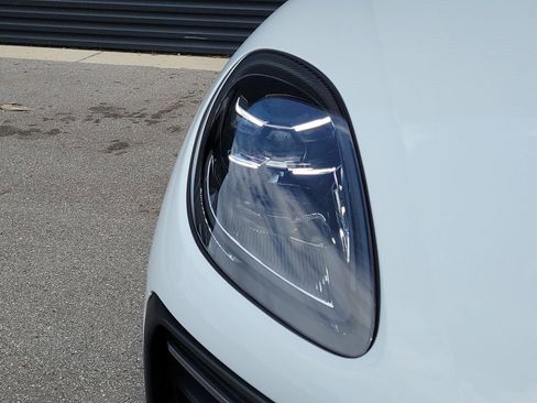 New 2026 Porsche Macan image 15