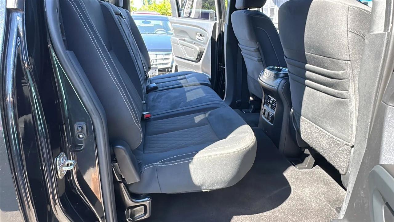 Used 2019 Nissan Titan SV w/ SV Convenience Package RWD image 35