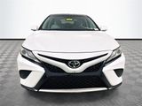 Used 2018 Toyota Camry XLE image 2