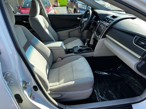 Used 2012 Toyota Camry LE image 10