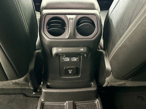 Certified 2022 Jeep Wrangler Unlimited Sahara AWD/4WD image 32
