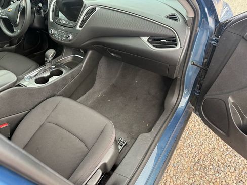 Used 2025 Chevrolet Malibu LT FWD image 14