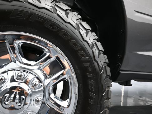 Used 2024 RAM 2500 Tradesman w/ Chrome Appearance Group AWD/4WD image 42