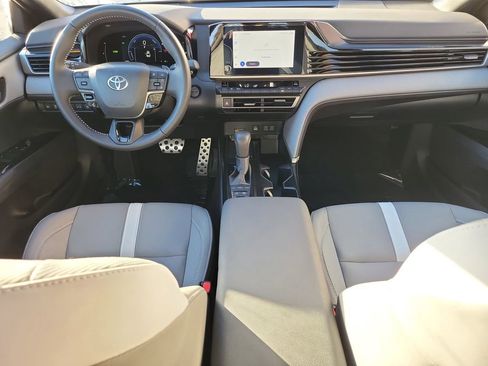 Used 2025 Toyota Camry LE image 13