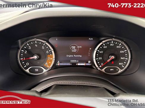 Used 2023 Jeep Renegade Latitude AWD/4WD image 18