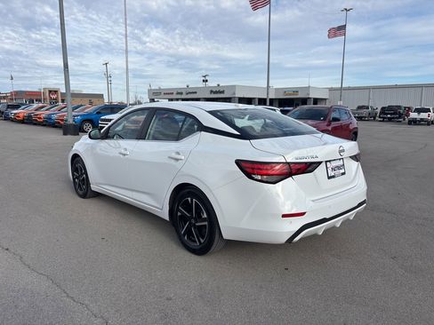 Used 2025 Nissan Sentra SV image 5