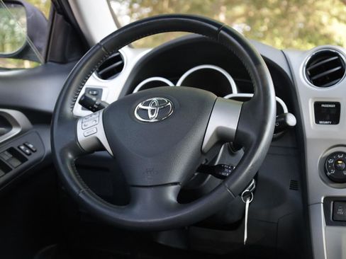Used 2009 Toyota Matrix S FWD image 7