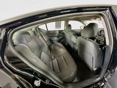 Used 2025 Nissan Altima 2.5 SV FWD image 28
