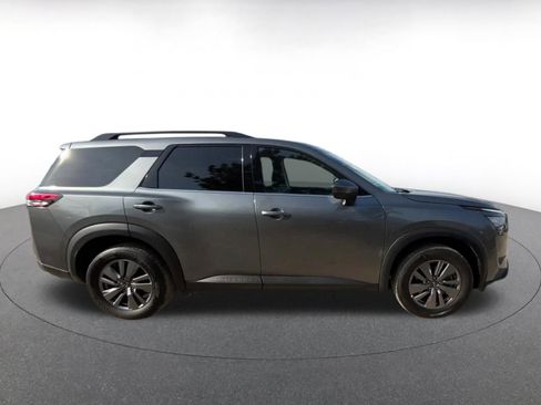 Used 2025 Nissan Pathfinder SV AWD/4WD image 16