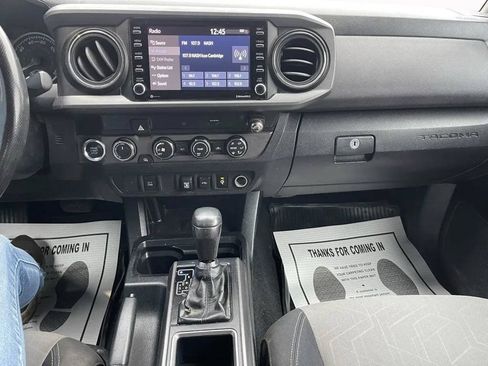 Used 2020 Toyota Tacoma TRD Off-Road AWD/4WD image 27