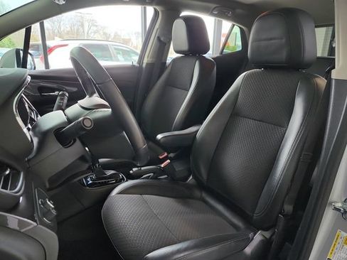 Used 2022 Buick Encore Preferred w/ Safety Package II AWD/4WD image 12