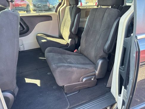 Used 2013 Dodge Grand Caravan Crew w/ Entertainment Group 1 FWD image 7