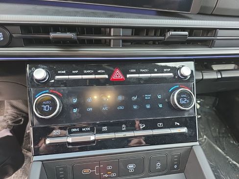 Used 2025 Hyundai Santa Fe Calligraphy image 16