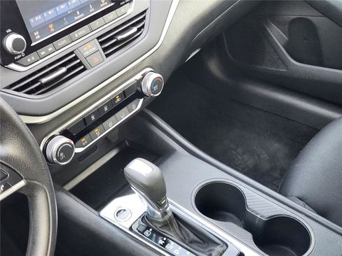 Used 2022 Nissan Altima 2.5 S FWD image 27