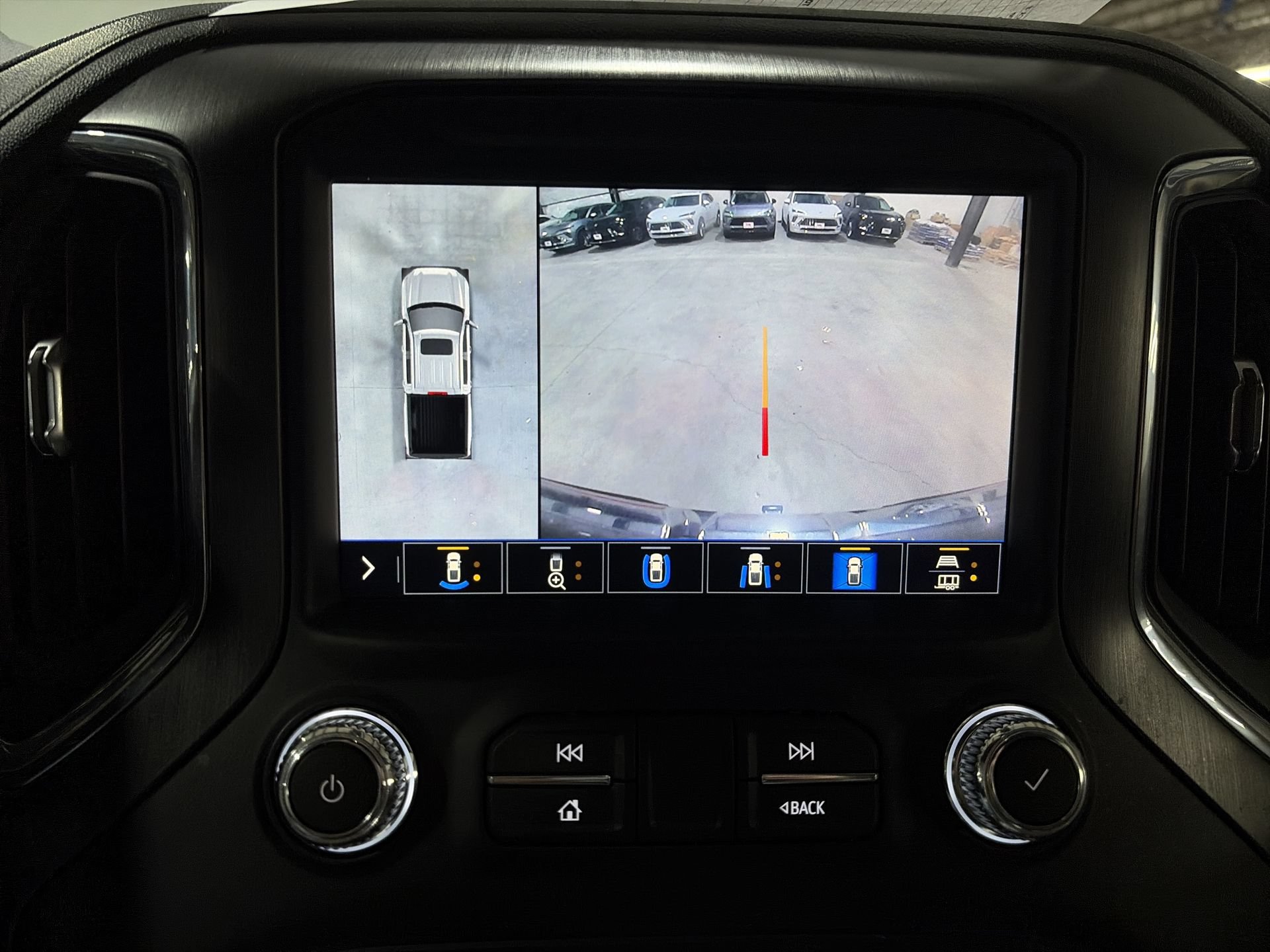 Used 2020 GMC Sierra 1500 AT4 w/ AT4 Premium Package AWD/4WD image 16
