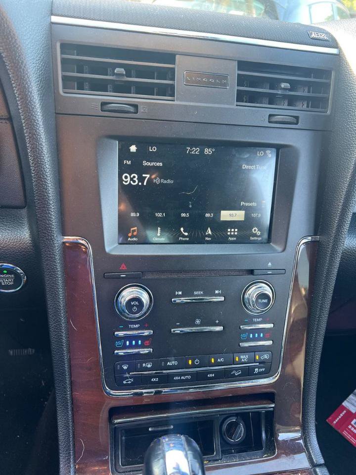 Used 2017 Lincoln Navigator Select AWD/4WD image 17