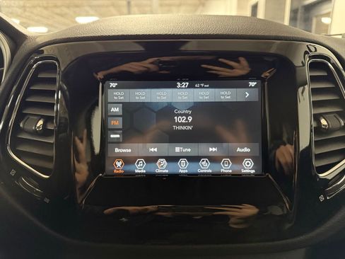 Used 2019 Jeep Compass Altitude image 12