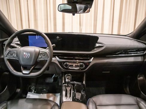 Used 2025 Buick Envista Sport Touring w/ Convenience I Package FWD image 14