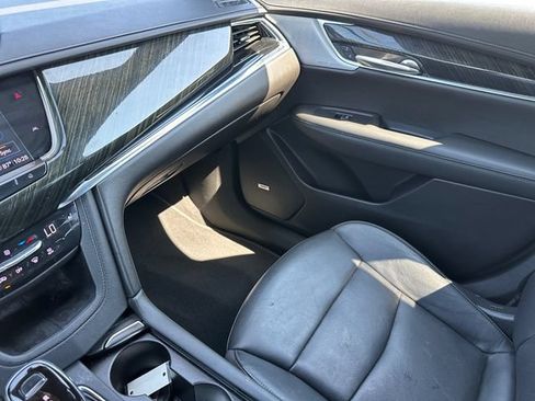 Used 2020 Cadillac XT6 Premium Luxury FWD image 30