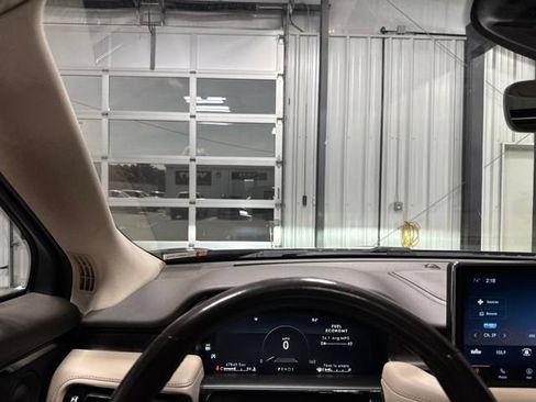 Used 2021 Lincoln Nautilus Reserve w/ Equipment Group 201A AWD/4WD image 8