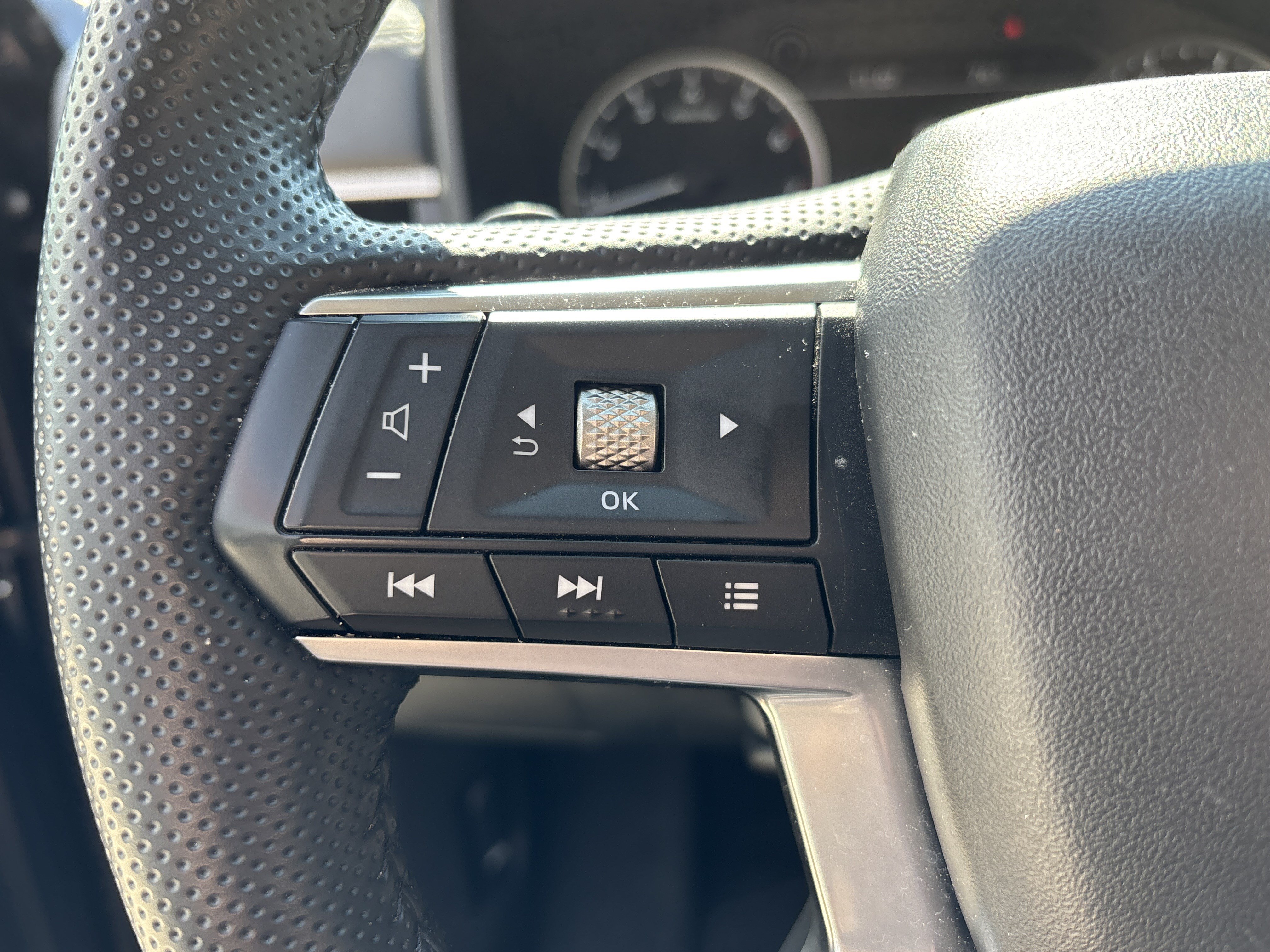 Used 2025 Mitsubishi Outlander SE AWD/4WD image 17