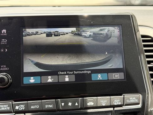 Used 2023 Honda Odyssey Touring image 23