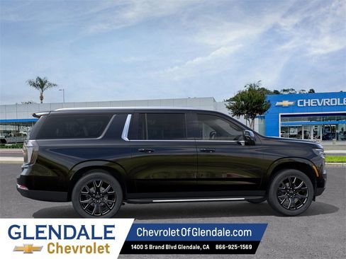 New 2026 Chevrolet Suburban LT w/ Comfort Package image 5