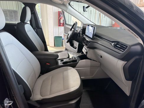 Used 2023 Ford Escape Active w/ Tech Pack #2 AWD/4WD image 45
