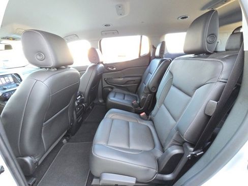 Used 2017 GMC Acadia SLT image 14