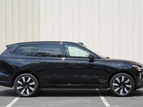 Used 2025 Volvo EX90 Plus AWD/4WD image 53