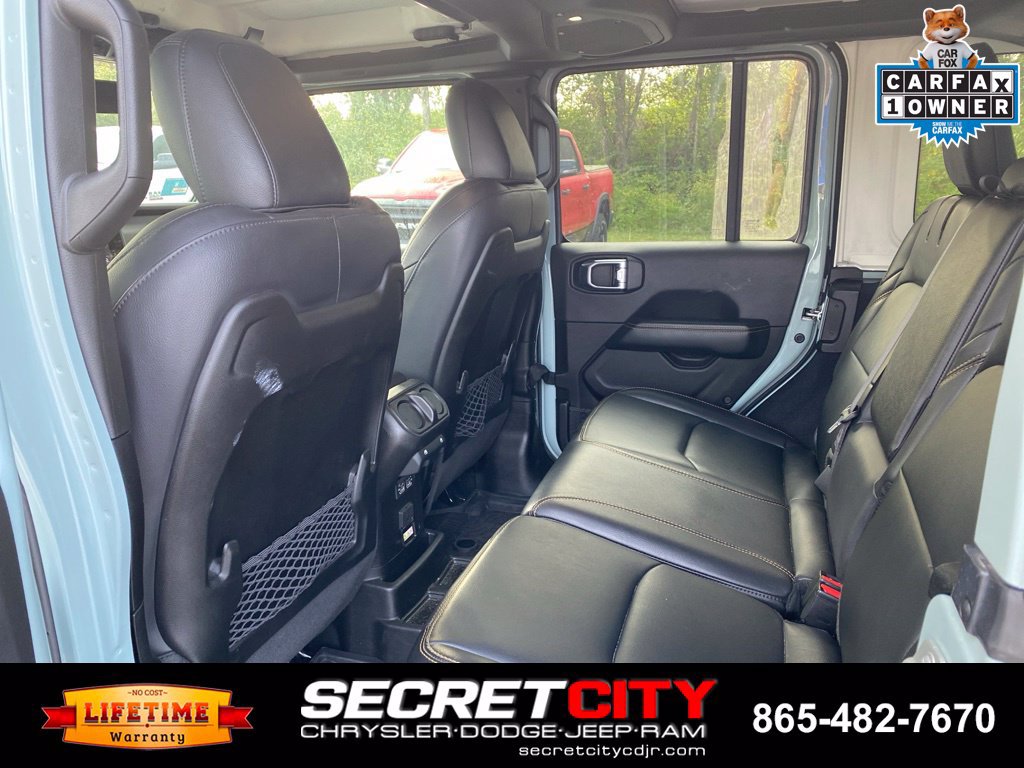Used 2024 Jeep Wrangler Unlimited Sahara w/ Technology Group AWD/4WD image 11