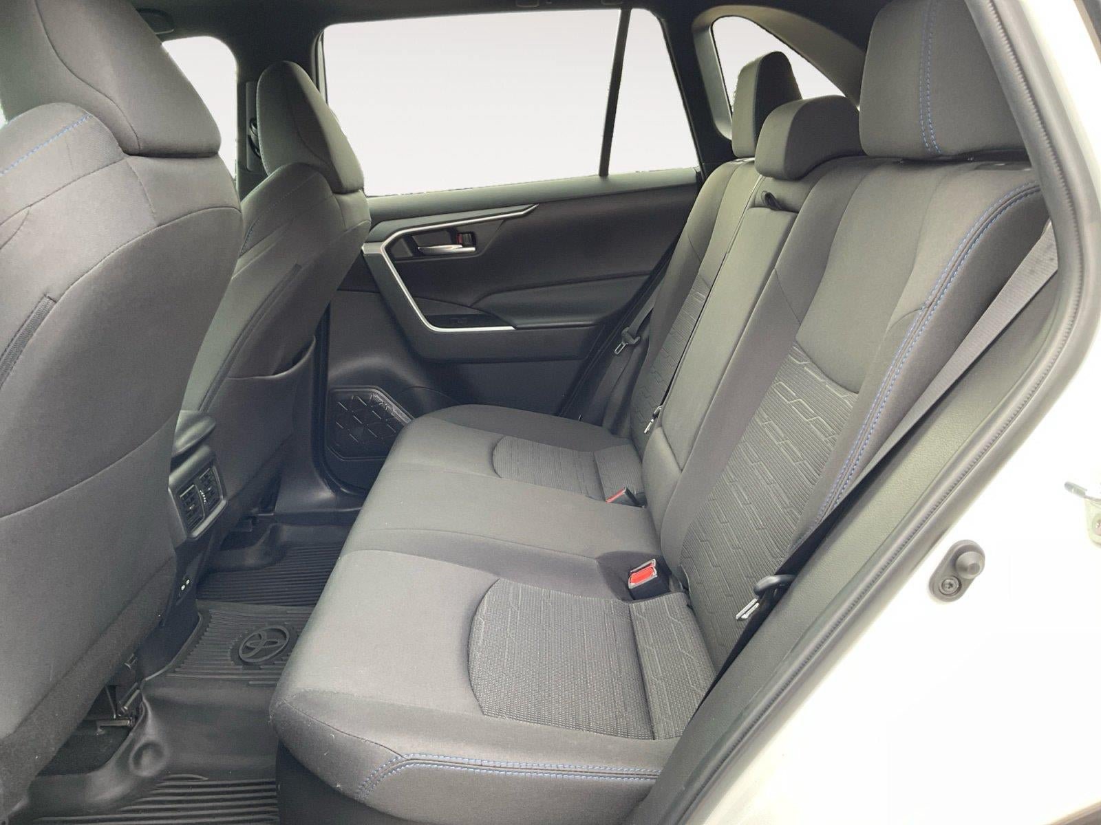 Used 2022 Toyota RAV4 SE w/ Convenience Package AWD/4WD image 13