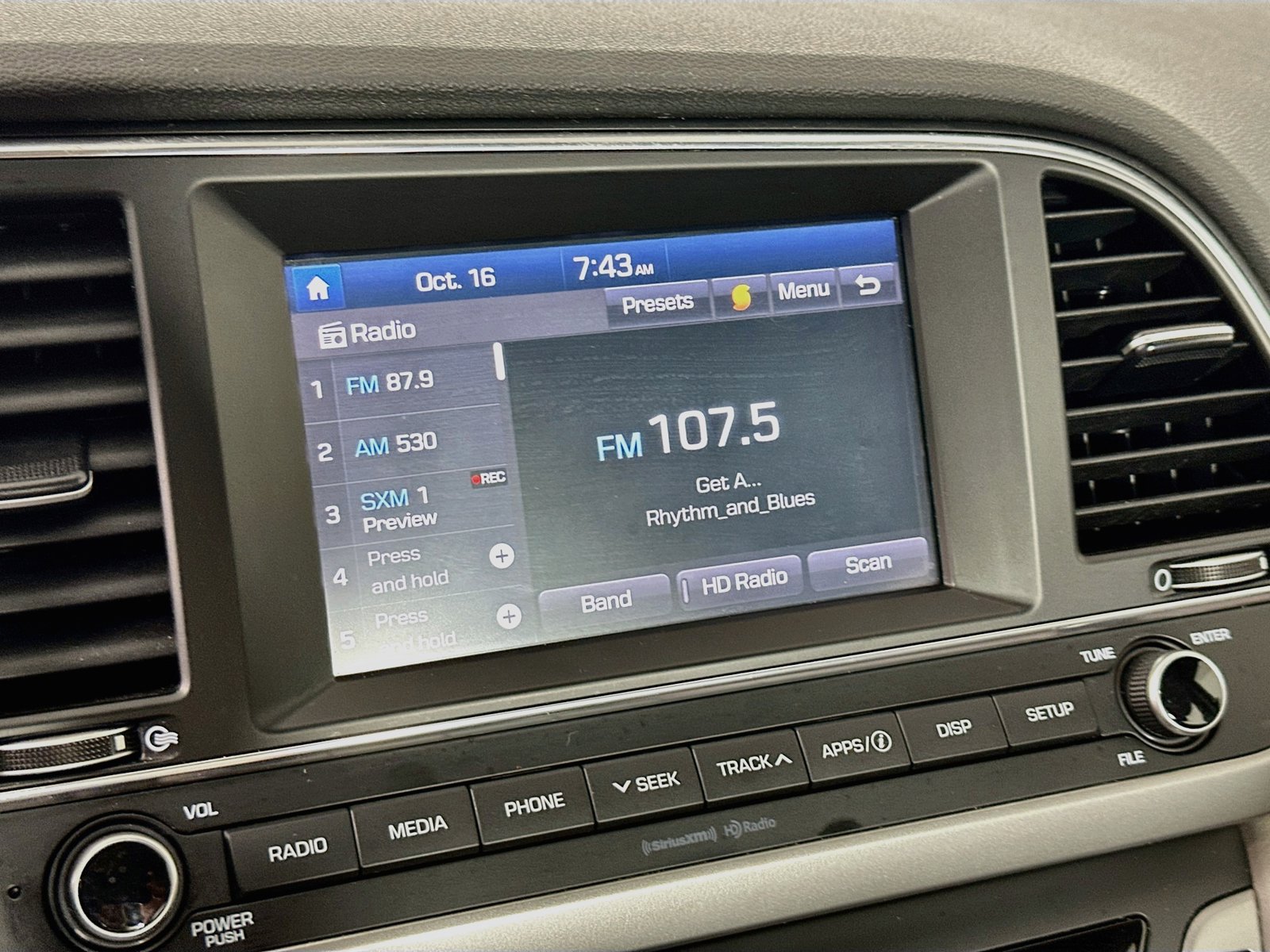Used 2018 Hyundai Elantra SEL FWD image 15