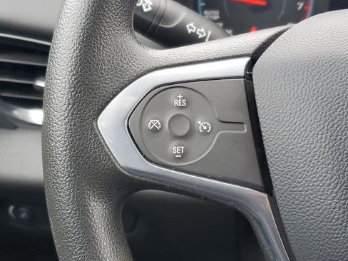 Used 2021 Chevrolet Traverse LS image 11