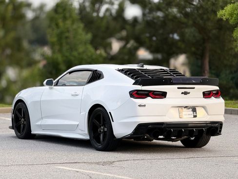 Used 2020 Chevrolet Camaro LT RWD image 10