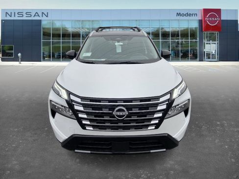 New 2026 Nissan Rogue Platinum image 2