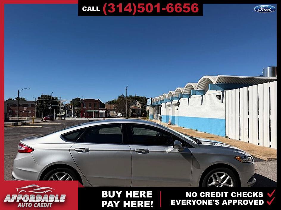 Used 2014 Ford Fusion SE FWD image 6