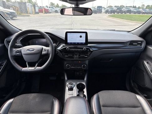 Used 2025 Ford Escape ST-Line Select AWD/4WD image 18