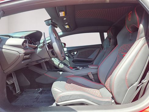 Used 2023 Lamborghini Huracan EVO AWD/4WD image 19