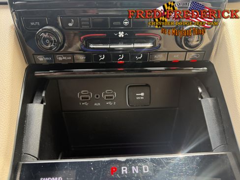 Used 2025 Jeep Grand Cherokee Limited AWD/4WD image 11
