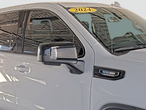 Used 2024 GMC Sierra 1500 AT4X image 17