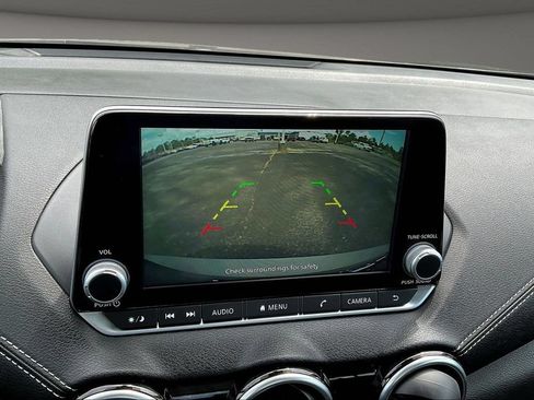 Used 2024 Nissan Sentra SV FWD image 17
