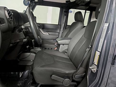 Used 2018 Jeep Wrangler Unlimited Sport S AWD/4WD image 14