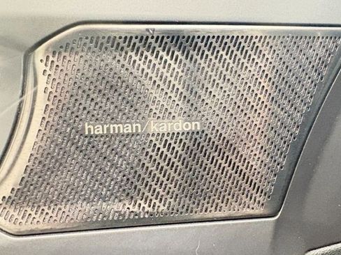 Used 2021 Volvo XC40 T5 Inscription w/ Advanced Package image 18