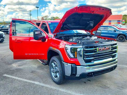 Used 2025 GMC Sierra 2500 SLE image 8