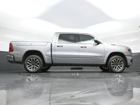 Used 2025 RAM 1500 Limited AWD/4WD image 34