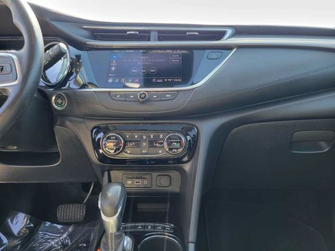 Used 2020 Buick Encore GX Essence w/ Experience Buick Package FWD image 31